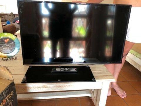New sinotec 40” tv for sale