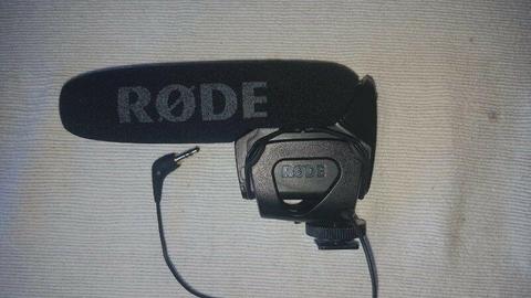 Rode video mic pro, with Rycote suspension system. Excellent working condition!!