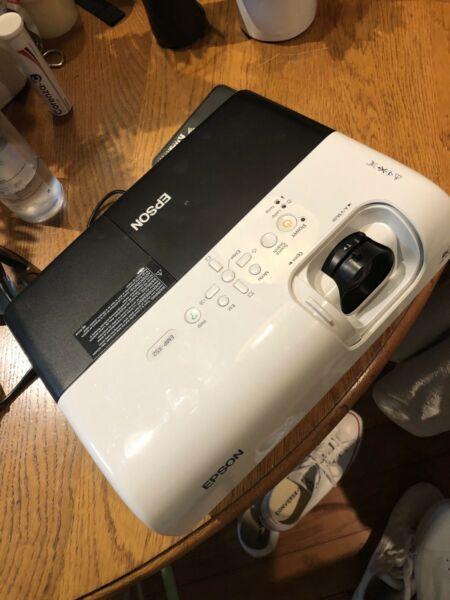 Epson EMP- X52 Projector