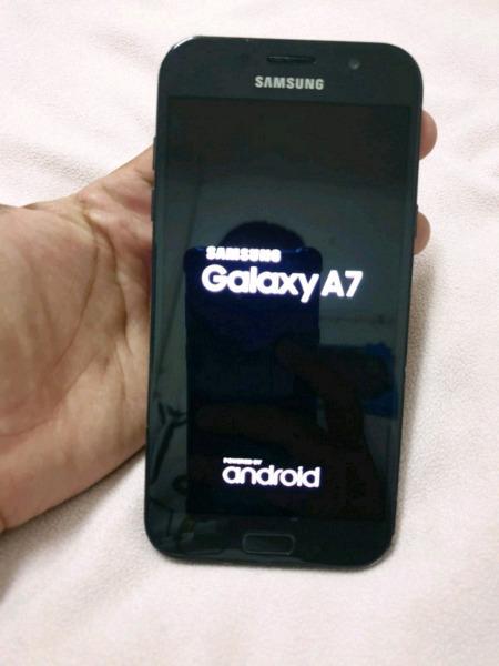 32GB Samsung Galaxy A7 2017 with 4g net