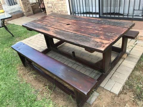 Solid sleeper wood table