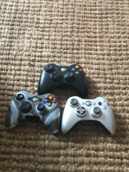 3 x xbox 360 remotes R200