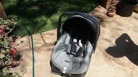 Peg-Perego infant car seat with base