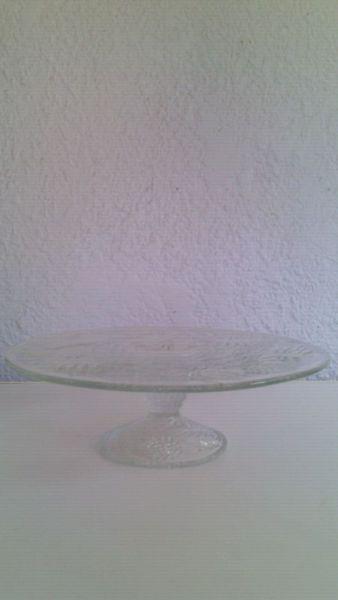 Patterned cake stand