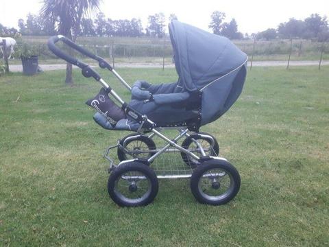 Emmaljunga baby pram