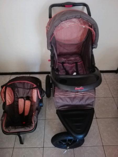 Chelino 3wheel jogger with carseat