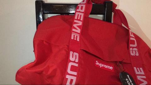 Supreme duffle bag Genuine brand new