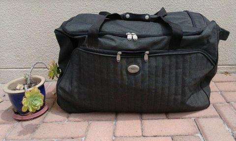 Travel Suit case/bag collect Milnerton R350 after 5.30/weekend