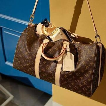 Louis Vuitton fashion handbag FOR SALE :-) excellent condition