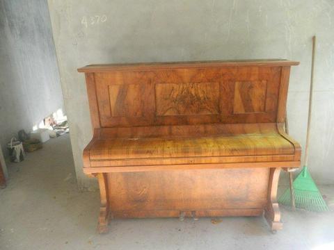 Second hand upright acoustic piano