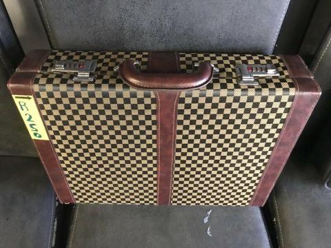 Luis Vuitton brief case on sale