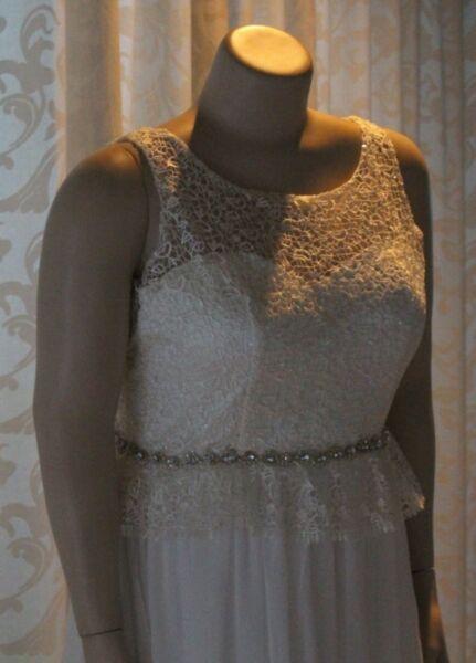 Wedding dress - new, size 38, lace corset