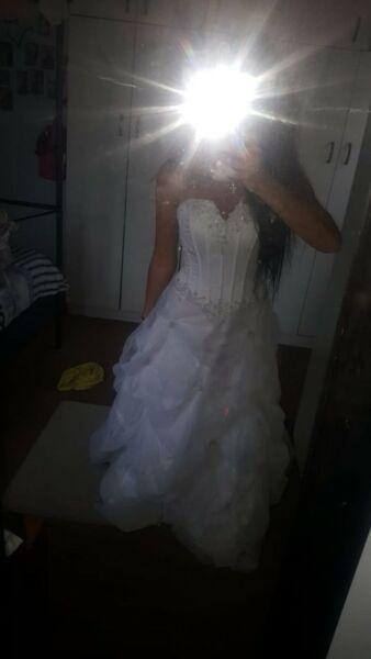 Wedding dress for sale size 32 whattup me for more details