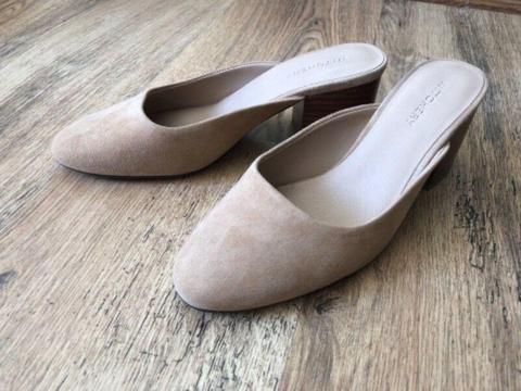 Witchery suede beige mules, size 4