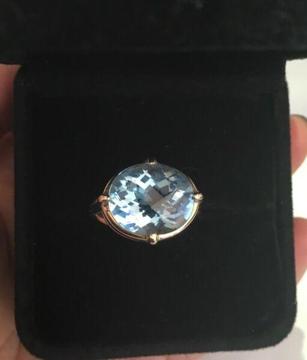 SOLID 9kt YELLOW GOLD BLUE TOPAZ RING