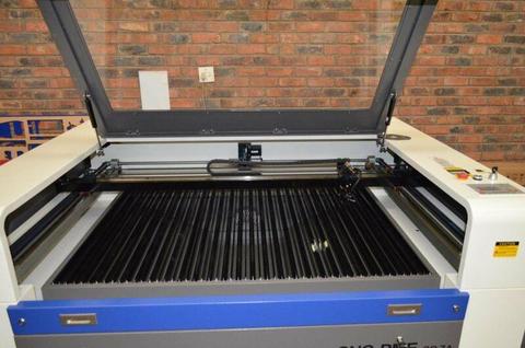 1390 Laser cutter. engraver