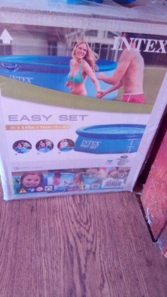 Intex easy set pool