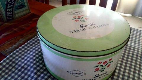 COLLECTABLE VINTAGE MARSH MALLOW TIN