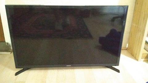 SAMSUNG 32" TV's for sale!