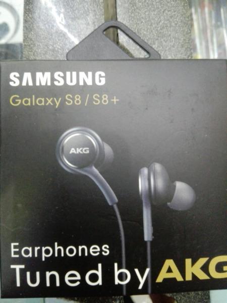 Samsung Galaxy S8 and S9 Earphones Brand new sealed