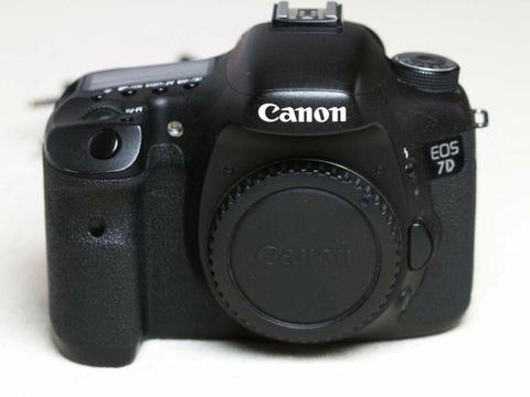 Canon 7d body, includes charger, battery and neckstrap - R7300