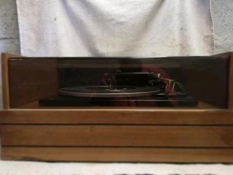 Turntable record player