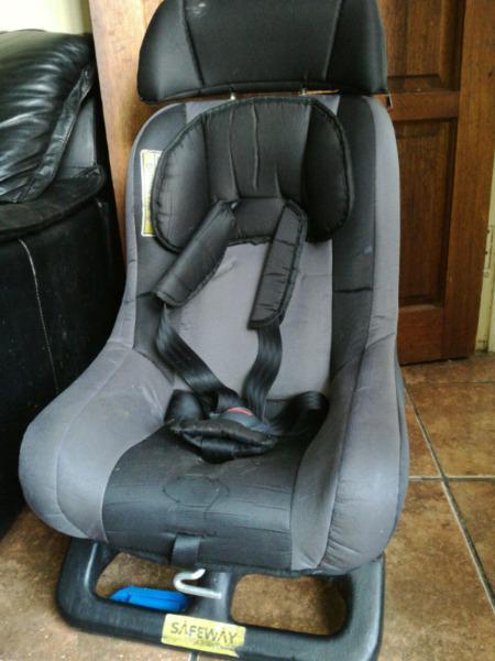 Car Seat R400