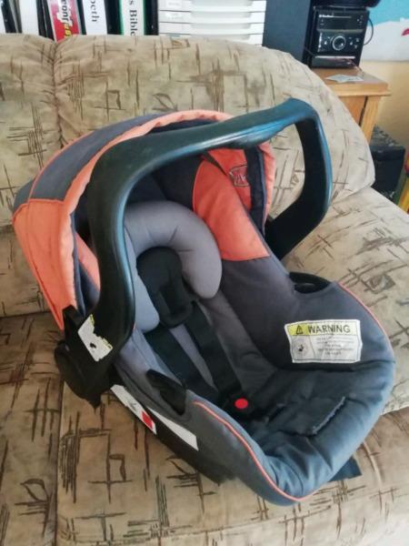 Chelino carseat/rocker/carrier 0-13kg