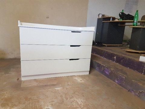 Change Table, Chest or Compactum