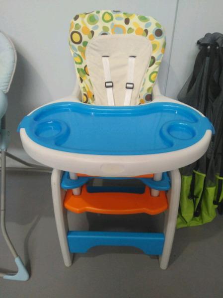Chelino High Chair- converts into table/chair
