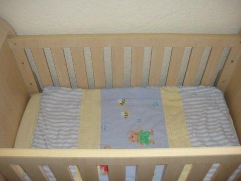 Large sleigh cot for sale - R 2000