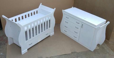 Sur 05 Baby Cot and Compactum