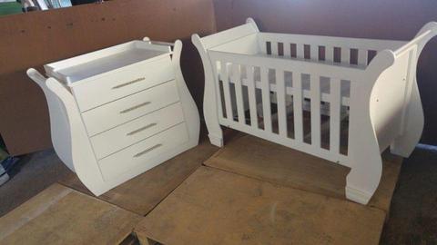 Sur 09 Discounted Baby Cot Set