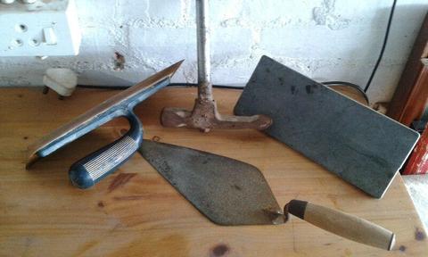 Bricklayers/brickworkers tools