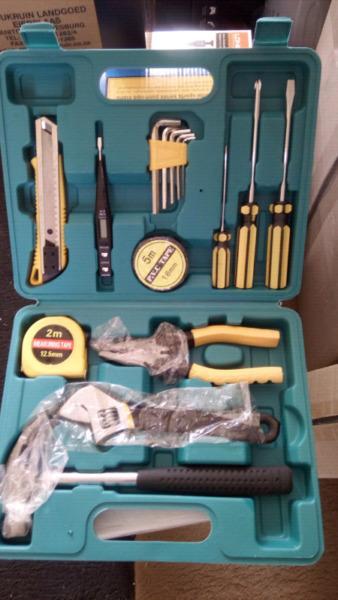 Toolset in carry case 16 piece