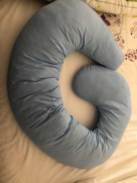 Snuggletime full length pregnancy pillow in excellent condition