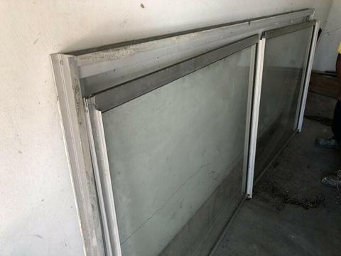 Sliding aluminum window