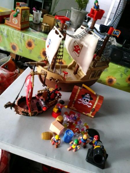 2 Pirate ships with accessories