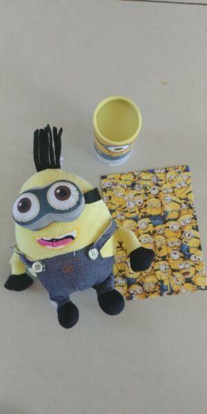 Minions Puzzle and stuffed hanging minion (suction cup for window) - toy