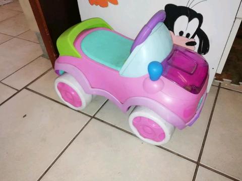 Musical todler toy car