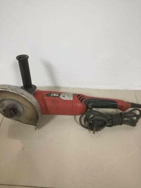 Black & Decker 230mm grinder