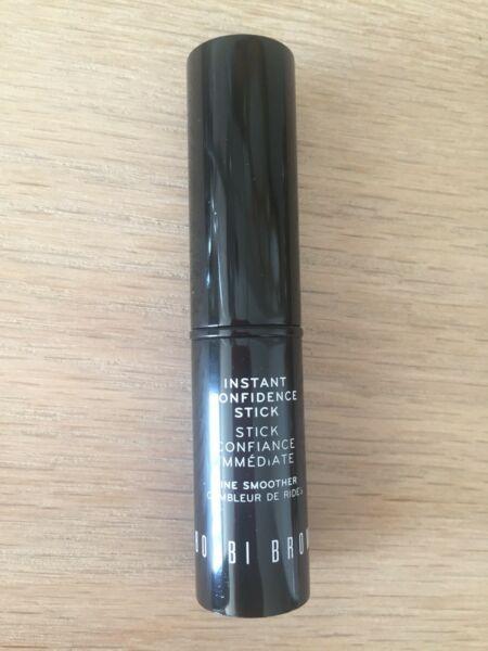 Instant confidence stick - Wrinkle smoother!