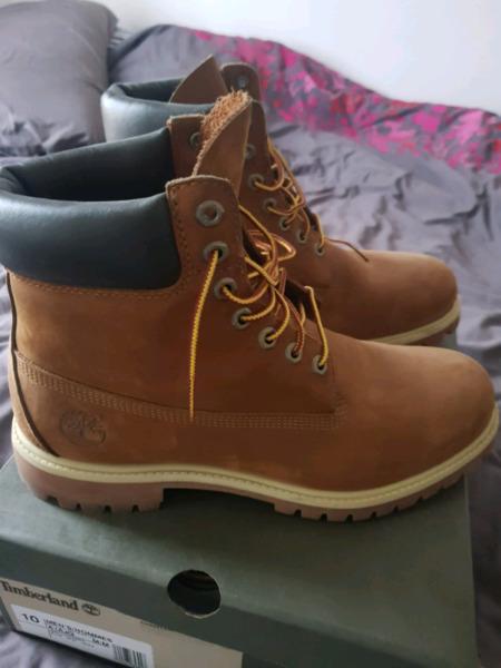 TIMBERLAND BOOTS BROWN SIZE 10,5 R2000