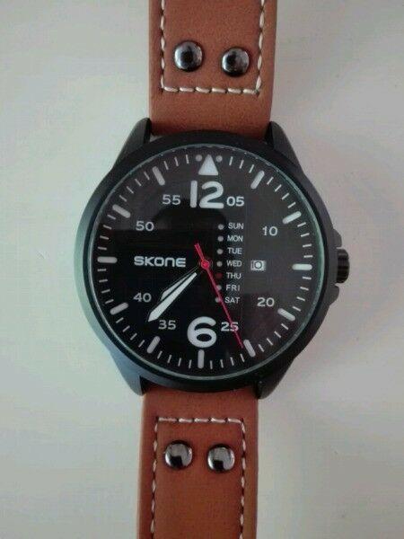 *Bargain* Men's military style wristwatch (Retails for R1,100)