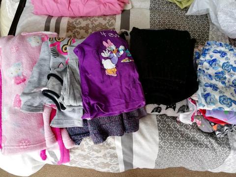 Second hand clothing and bedding