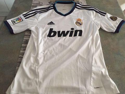 Real Madrid men’s shirt Original including badged