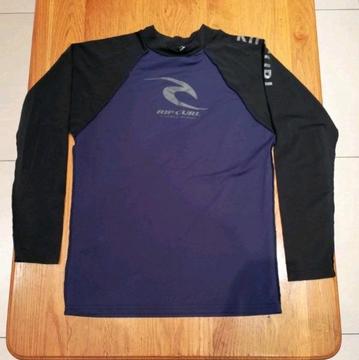 Ripcurl rash vest, second skin men medium - large size