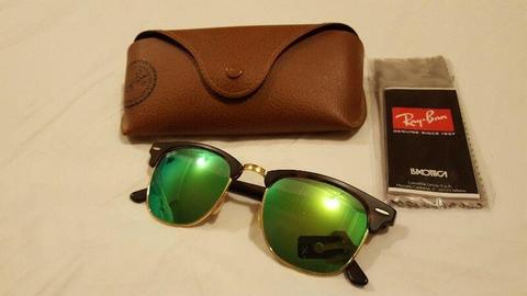 Sunglasses: Ray-Ban Clubmaster Green & Gold