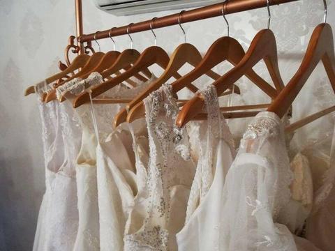 Hire a wedding dress for R4000 - R6000
