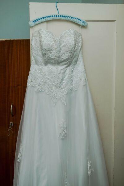 Wedding dress